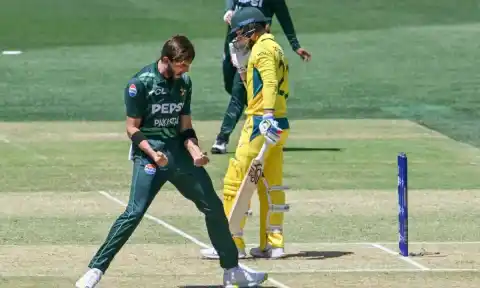 PAK-vs-AUS-.webp