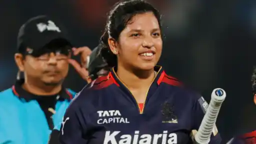 Watch: Richa Ghosh hit three consecutive sixes