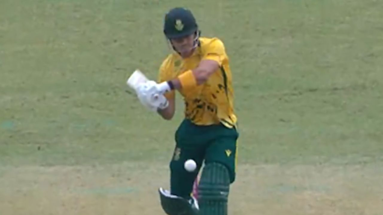 Dewald Brevis smashed 3 sixes