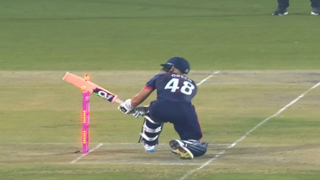 Zane Green got hit-wicket against Shivam Dube