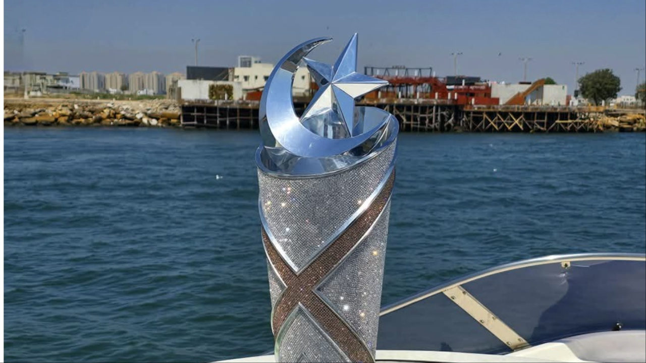 Hyderabad Kingsmen sign legendary IPL player. 