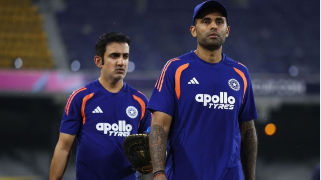 Suryakumar Yadav engaged in serious conversation with coach Gautam Gambhir