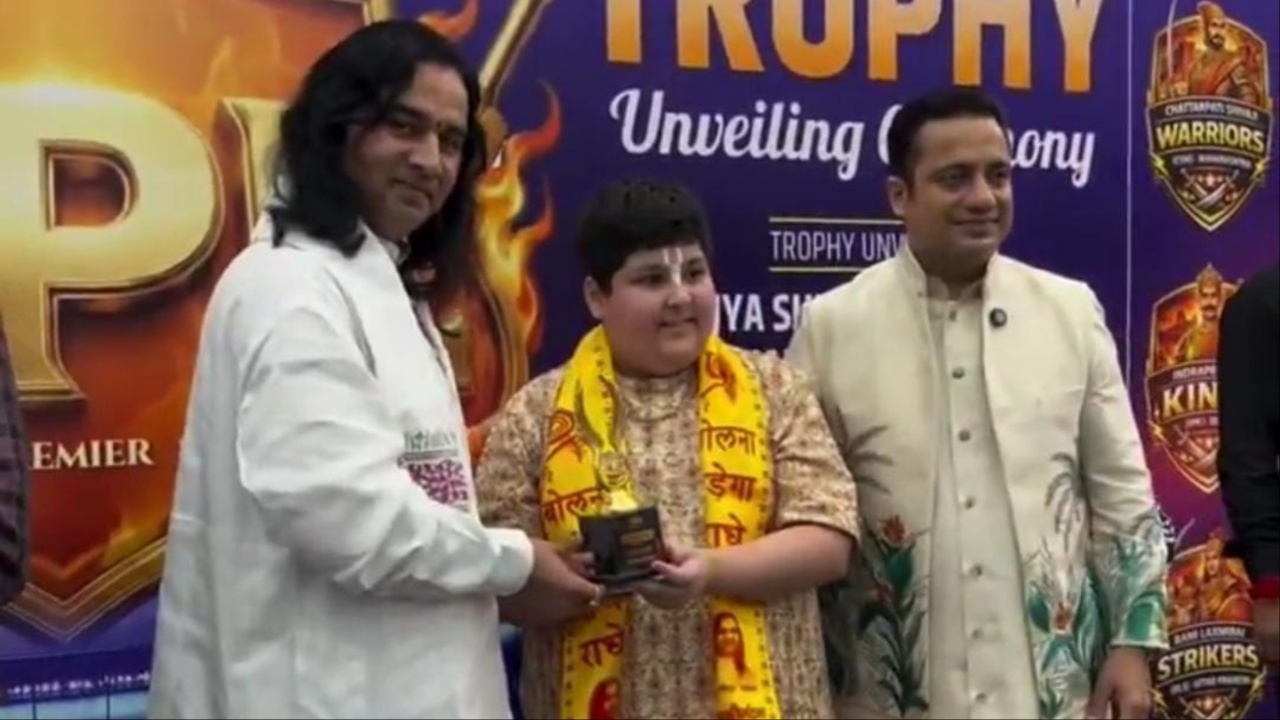 Vivek Bindra and Devkinandan Thakur reveals SPL trophy