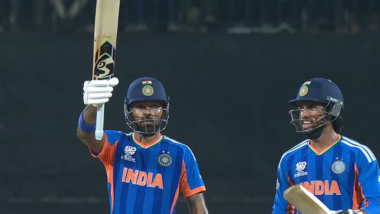 Hardik Pandya celebrates 23-ball 50