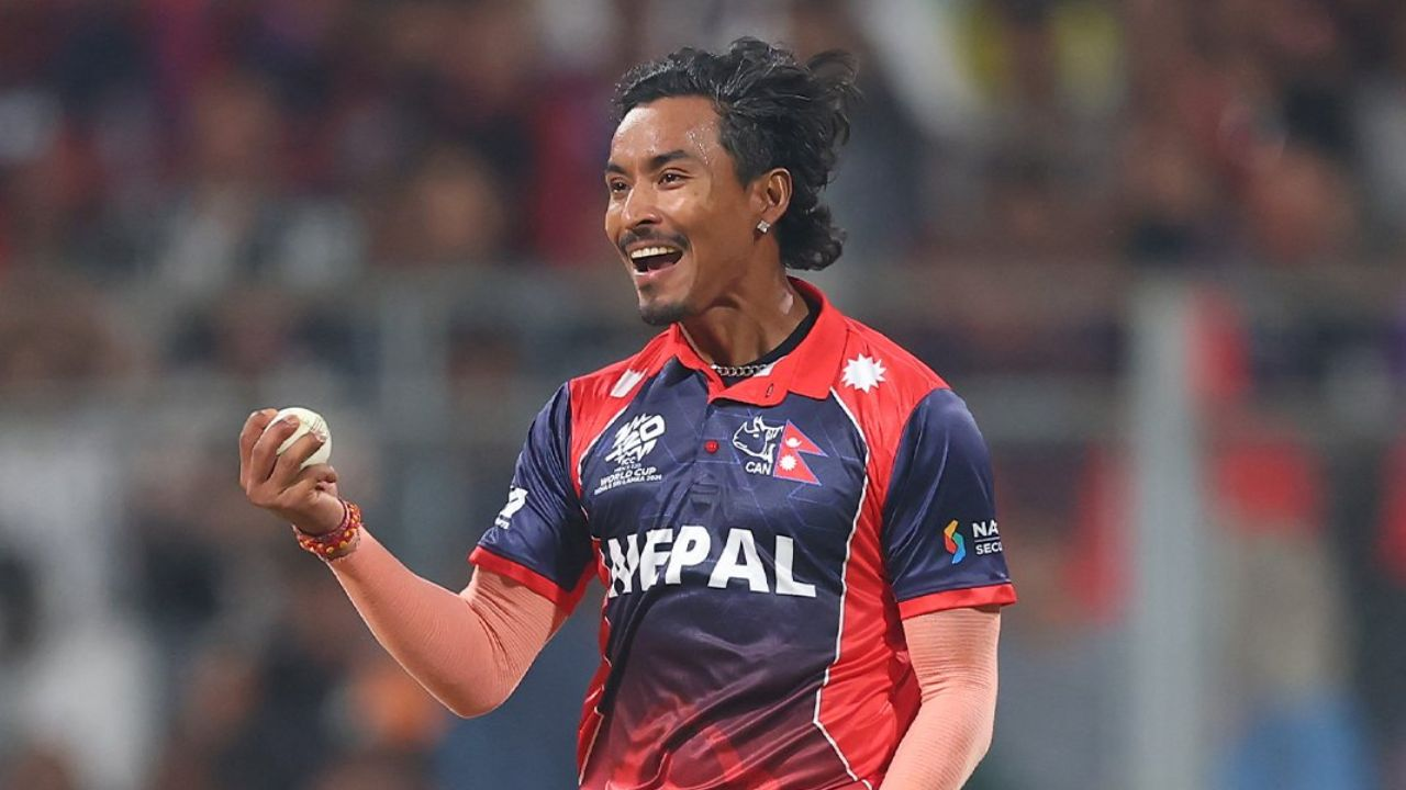 Sompal Kami dismissed 2 set batters in 16th over