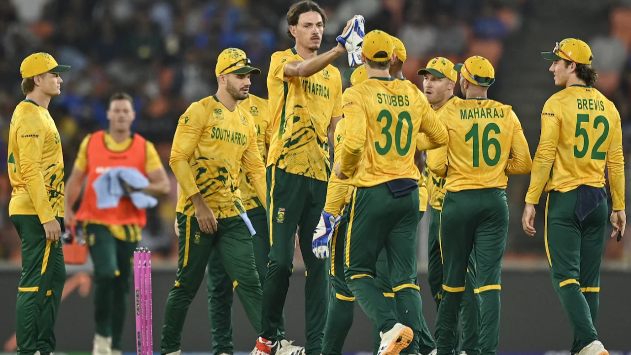 South Africa thrash New Zealand by 7 wickets