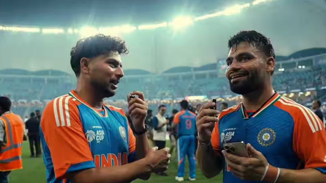 Kuldeep Yadav and Rinku Singh during conversation