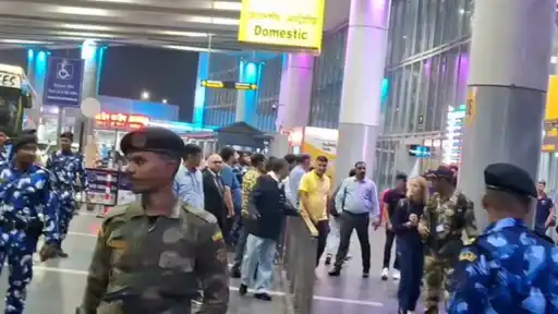 Scotland players arrive in Kolkata