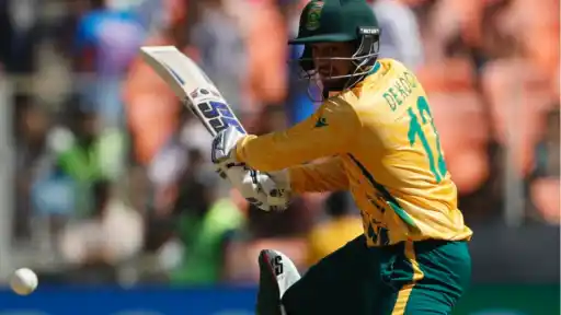 Quinton de Kock celebrates 50 in SA vs AFG