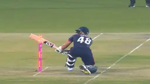 Zane Green got hit-wicket against Shivam Dube
