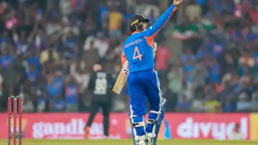 Suryakumar Yadav reacts to Abhishek Sharma's form