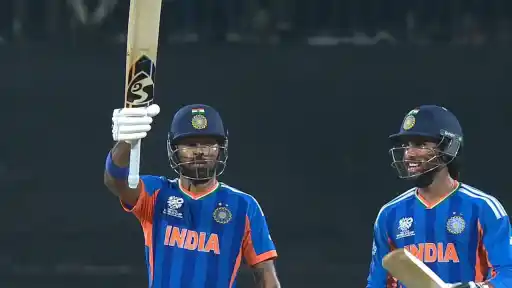 Hardik Pandya celebrates 23-ball 50