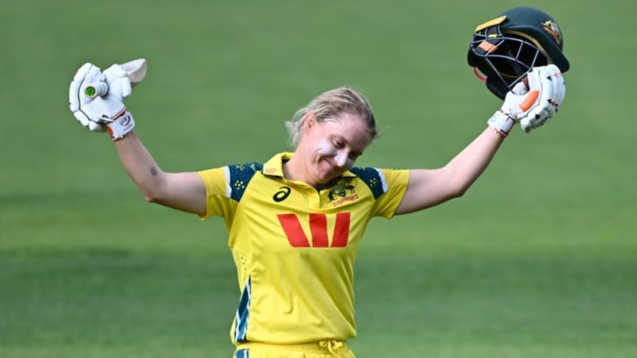 Alyssa Healy celebrates farewell century