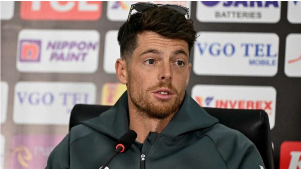  Mitchell Santner drops savage comment