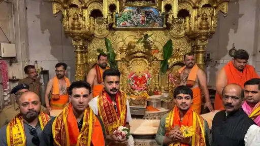 Axar Patel, Ishan Kishan & Abhishek Sharma visit Siddhivinayak Temple ahead of semi-final of T20 World Cup 2026