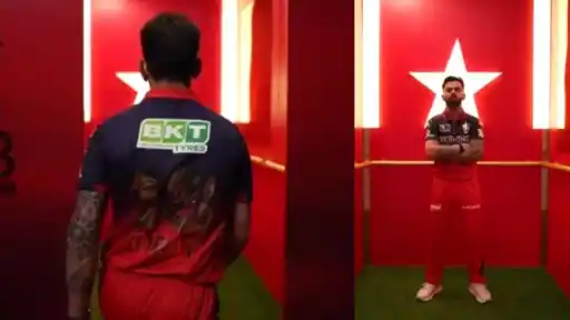 Virat Kohli in the lift. 