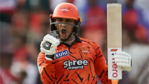 Abhishek Sharma power hitting against Punjab Kings