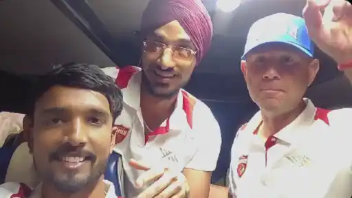 Ricky Ponting and Arshdeep Singh bring smiles with special gesture