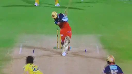 Virat Kohli smashes Matt Henry for stunning no-look six 