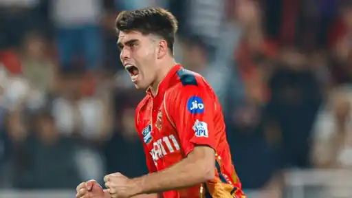 Xavier Bartlett's double-wicket over