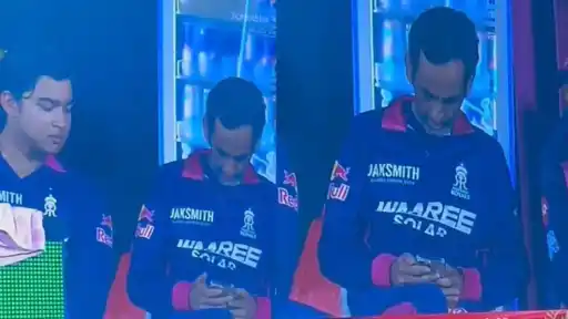 Rajasthan Royals' coach spotted using mobile phone
