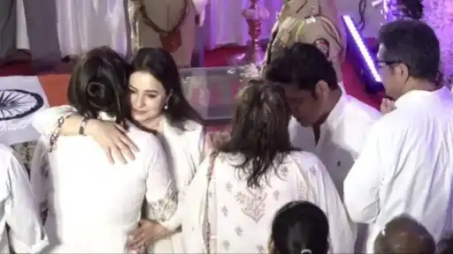Sachin Tendulkar pays tribute to legendary singer Asha Bhosle