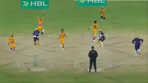 Hilarious fielding performance goes viral