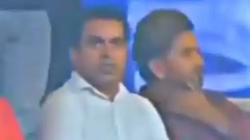 Watch: PCB-accredited journalist caught smoking during PSL 2026 match
