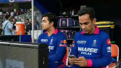 Rajasthan Royals phone usage in dugout