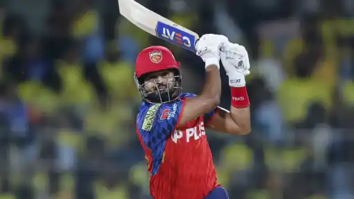 PBKS chase 210 to beat CSK by 5 wickets
