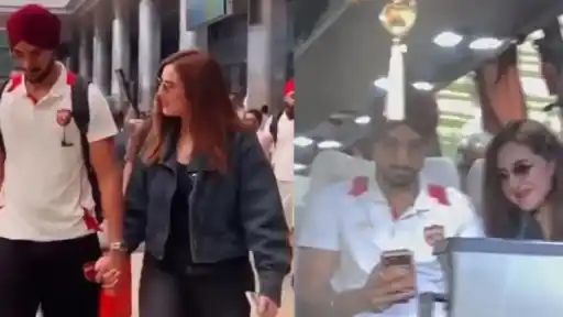 Arshdeep Singh's girlfriend in team bus
