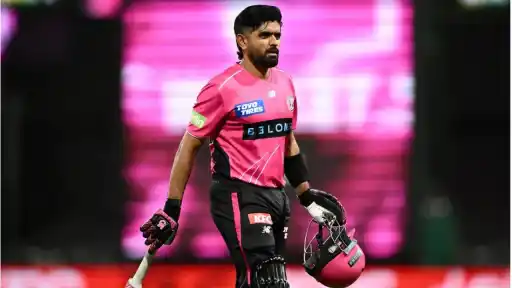 Babar Azam in Sydney Sixers magenta jersey at the SCG during BBL 15