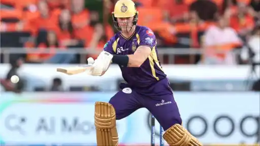 Finn Allen smashes Pat Cummins for 27-run over