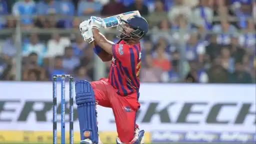 Nicholas Pooran smashes Will Jacks for three sixes in one over