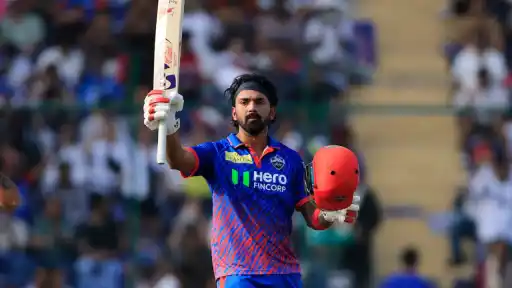 IPL 2026 में KL Rahul ने MS Dhoni को पीछे छोड़ने के बाद उनकी 5 IPL ट्रॉफियों की बराबरी करने की बात कही