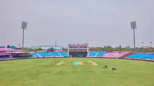 RR vs GT Pitch Report