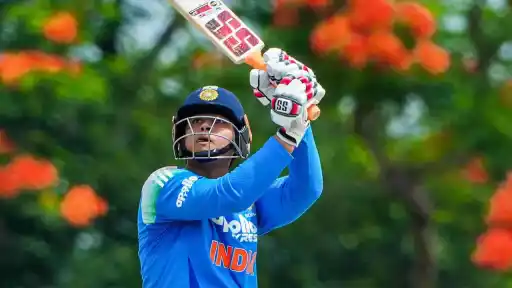 Vaibhav Suryavanshi heavy bat problems