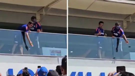 Gautam Gambhir distributing cold drinks to fans visibly troubled by heat during India vs Afghanistan Test match