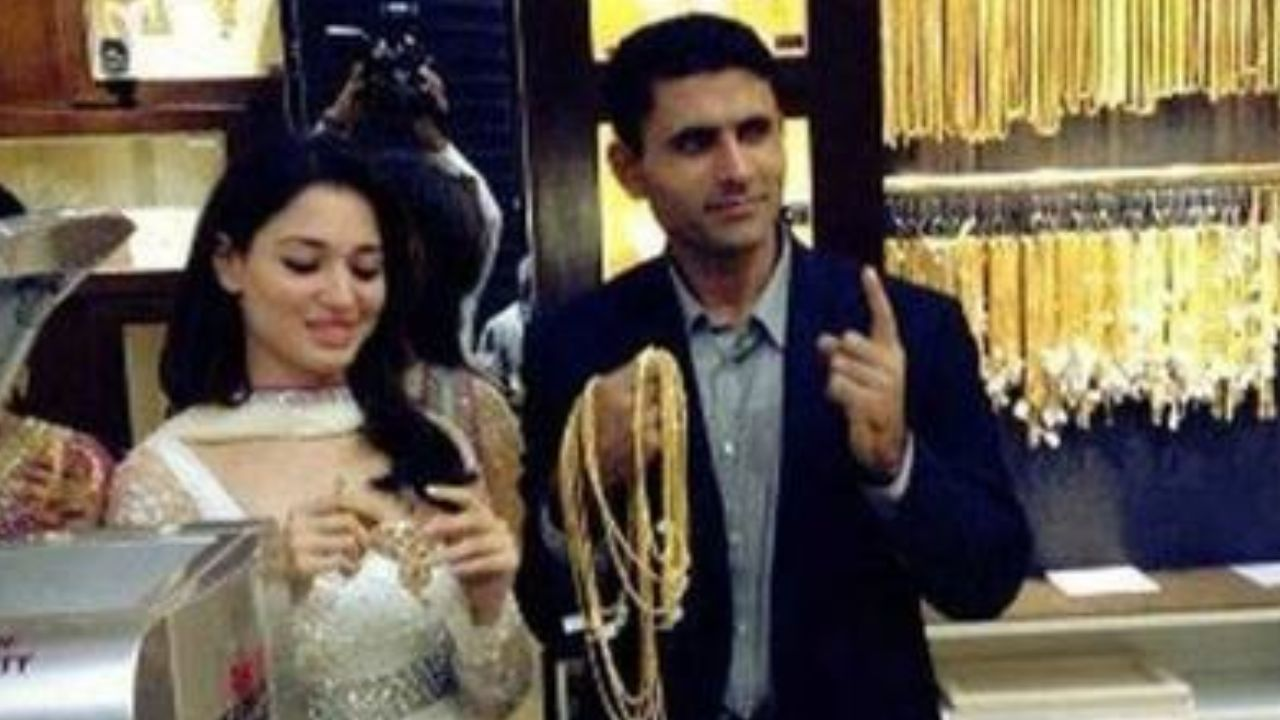 3. Abdul Razzaq and Tamannaah Bhatia