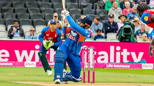 Vaibhav Suryavanshi six off Jofra Archer
