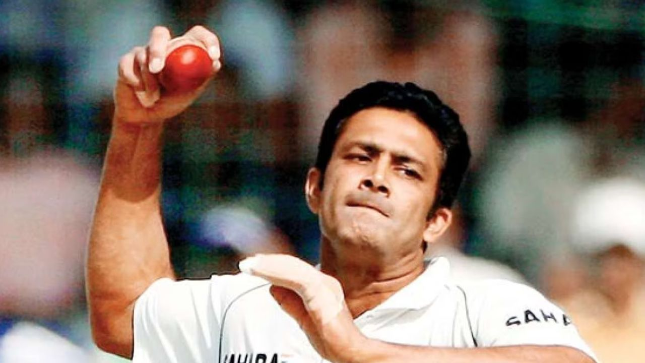 Anil Kumble - 619 wickets