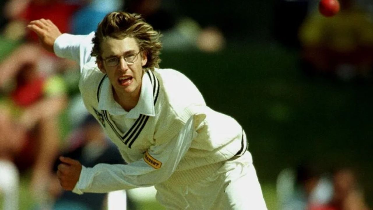Daniel Vettori ( New Zealand, 362 Wickets)