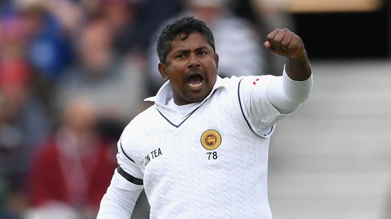 Rangana Herath ( Sri Lanka, 433 Wickets)