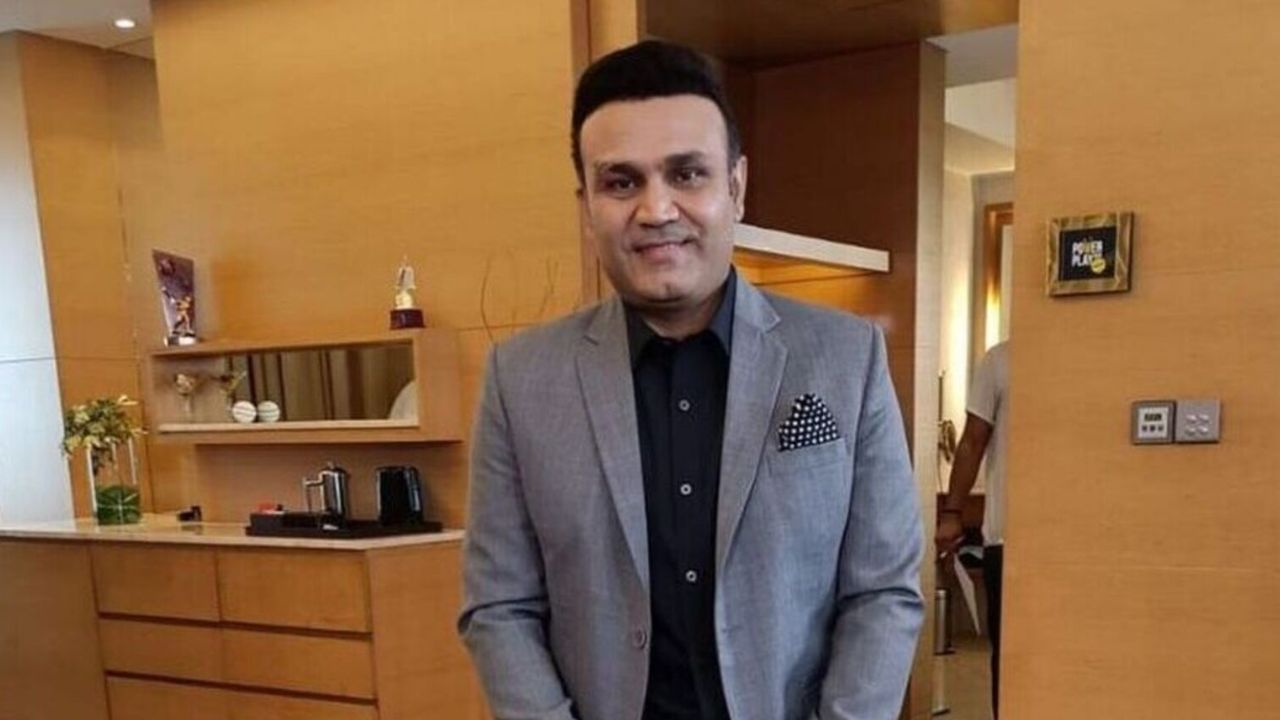 Virender Sehwag tops this list with his luxurious residence, Krishna Niwas, in Hauz Khas, Delhi.