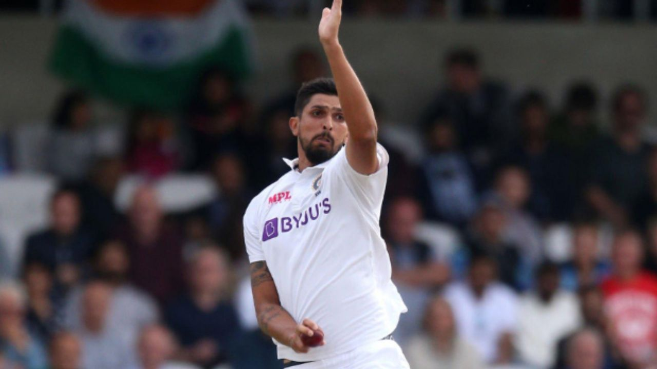 2. Ishant Sharma (Bowler, 6 feet 5 inches)