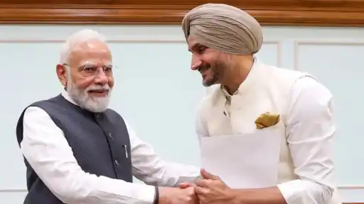 Harbhajan Singh meets Prime Minister Narendra Modi and shares photos from their tea meeting after joining the BJP.