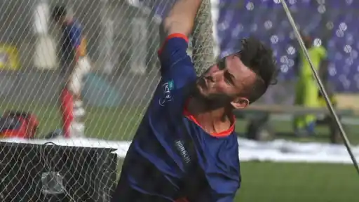 Aaron Summers, former Karachi Kings pacer, bowling in the nets during a training session
