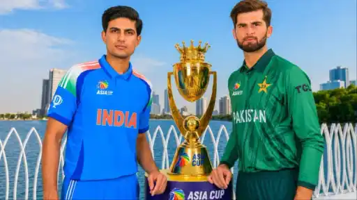 India and Pakistan players pose with the Asia Cup trophy ahead of a possible 2027 clash