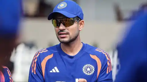 Shubman Gill in India training kit, cap and sunglasses, sidelined for Day 1 of the warm-up clash vs Sri Lanka XI with a finger injury