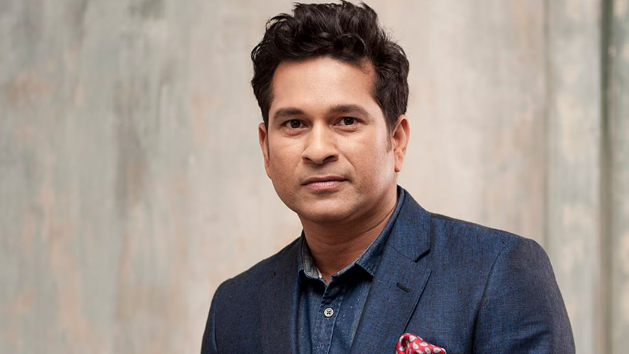 Sachin Tendulkar &ndash; Total 100 Million Followers (Instagram &ndash; 51.7M, Facebook &ndash; 38M)